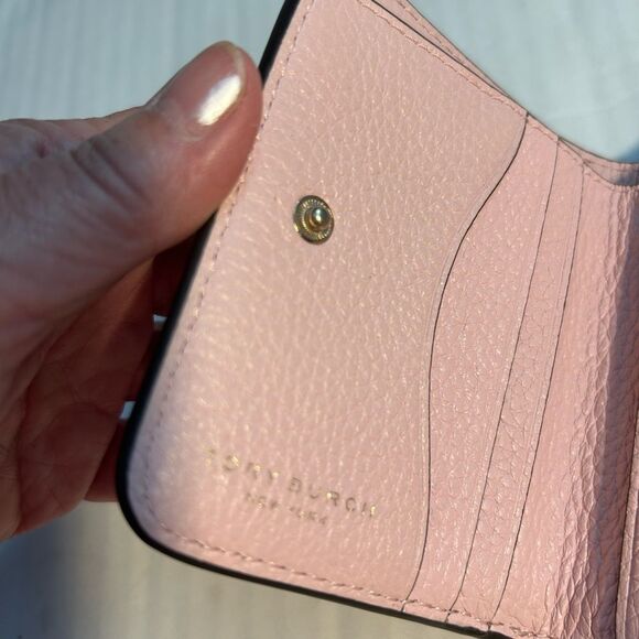 Tory Burch Thea Bifold Light Pink Leather Compact Wallet - Picture 4 of 8